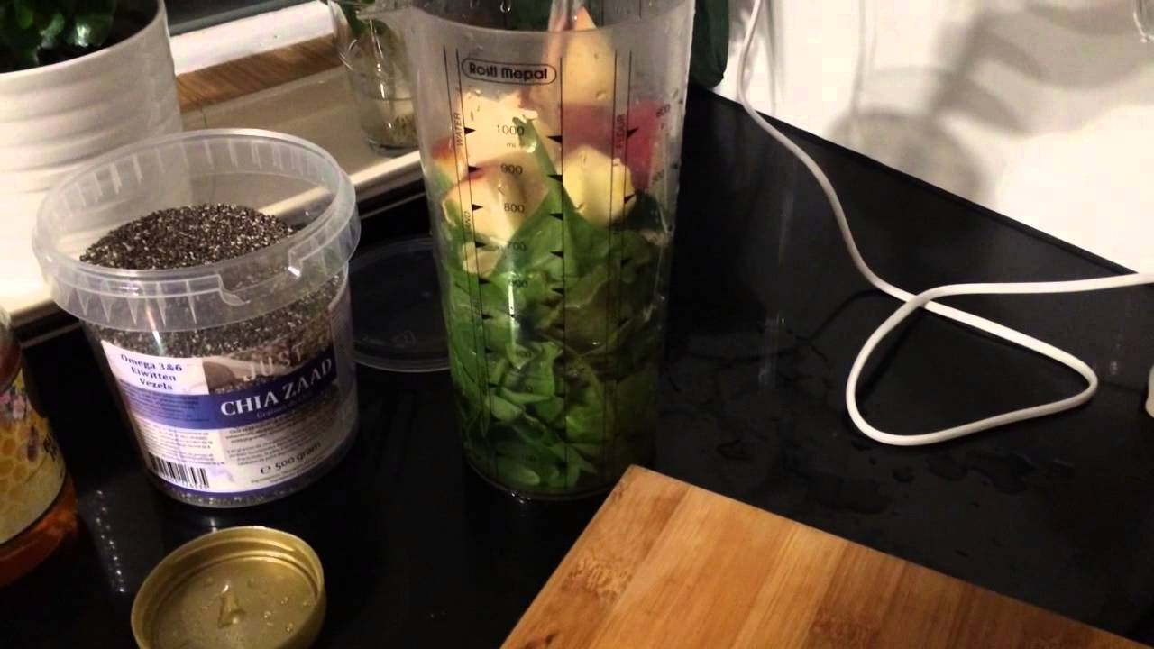 suco de espinafre com maça,limão,gengibre e mel