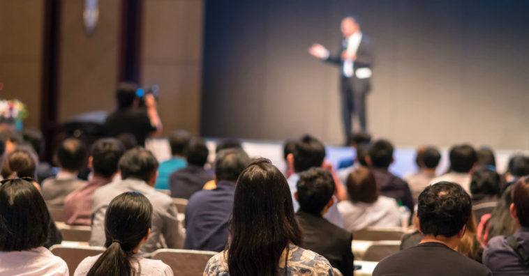 É bom confiar em pessoas muito seguras de si