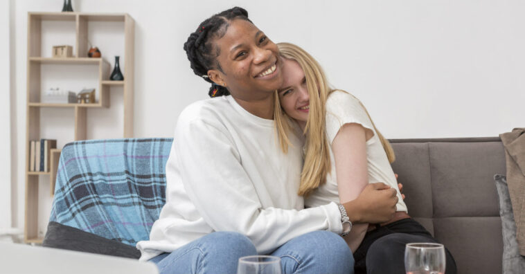 Abraçar faz bem à saúde e evita doenças