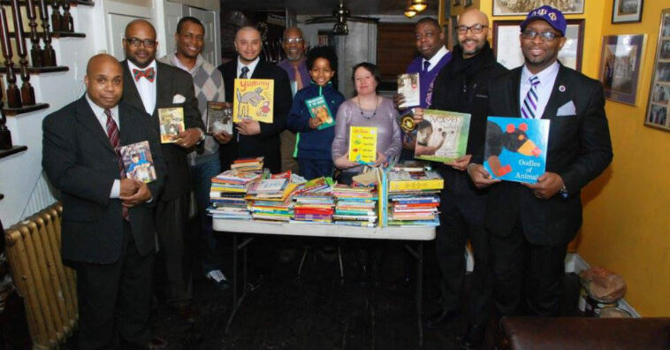 Aos 7 anos, menino fez um projeto para doar livros a crianças sem-teto