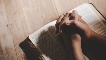 As 6 orações cristãs mais famosas no mundo