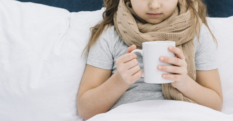 Bebidas quentes podem ajudar a matar o coronavírus no organismo?
