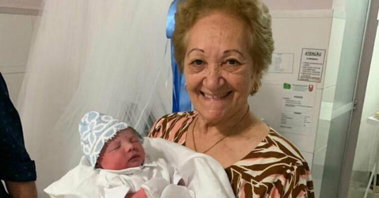 Bisavó faz parto improvisado e ajuda neta a dar à luz