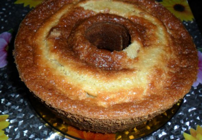 Bolo de cuscuz com leite de coco