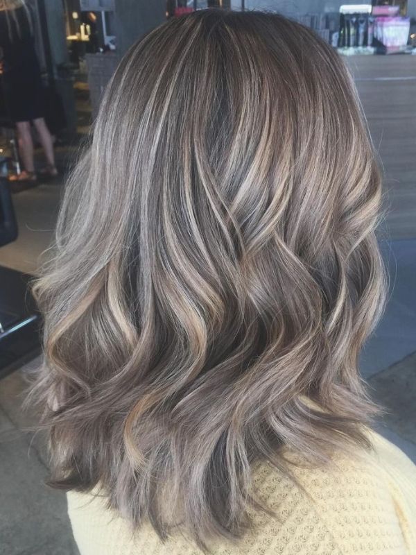 cabelos com luzes peroladas