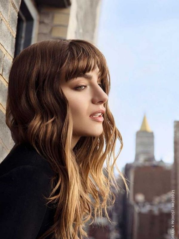 cabelos com luzes na frente