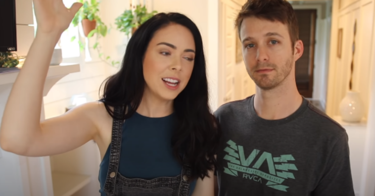 Casal de influencers cancela adoção ao saber que não poderia fotografar a criança