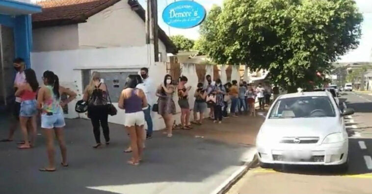 Clientes compram todo o estoque de sorveteria que teve energia cortada por falta de pagamento