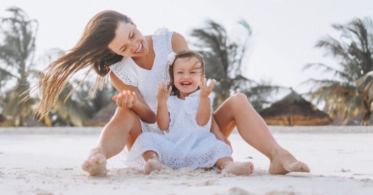 Coisas para não fazer com bebês e crianças no calor do verão