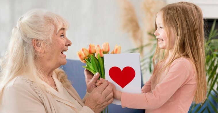 Como ajudar as crianças a conviver com avós com Alzheimer