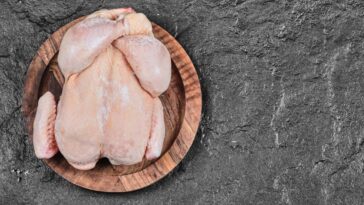 Como descongelar frango