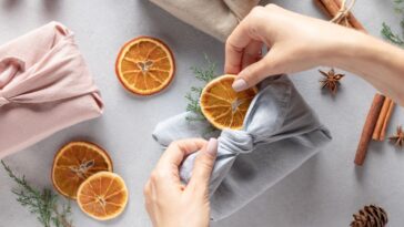 Como embrulhar presentes com tecido