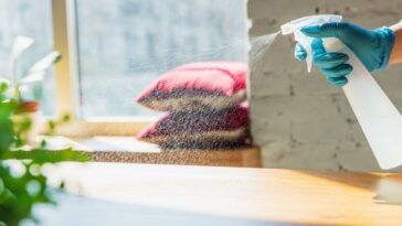 Como montar um cronograma de limpeza para quem trabalha fora