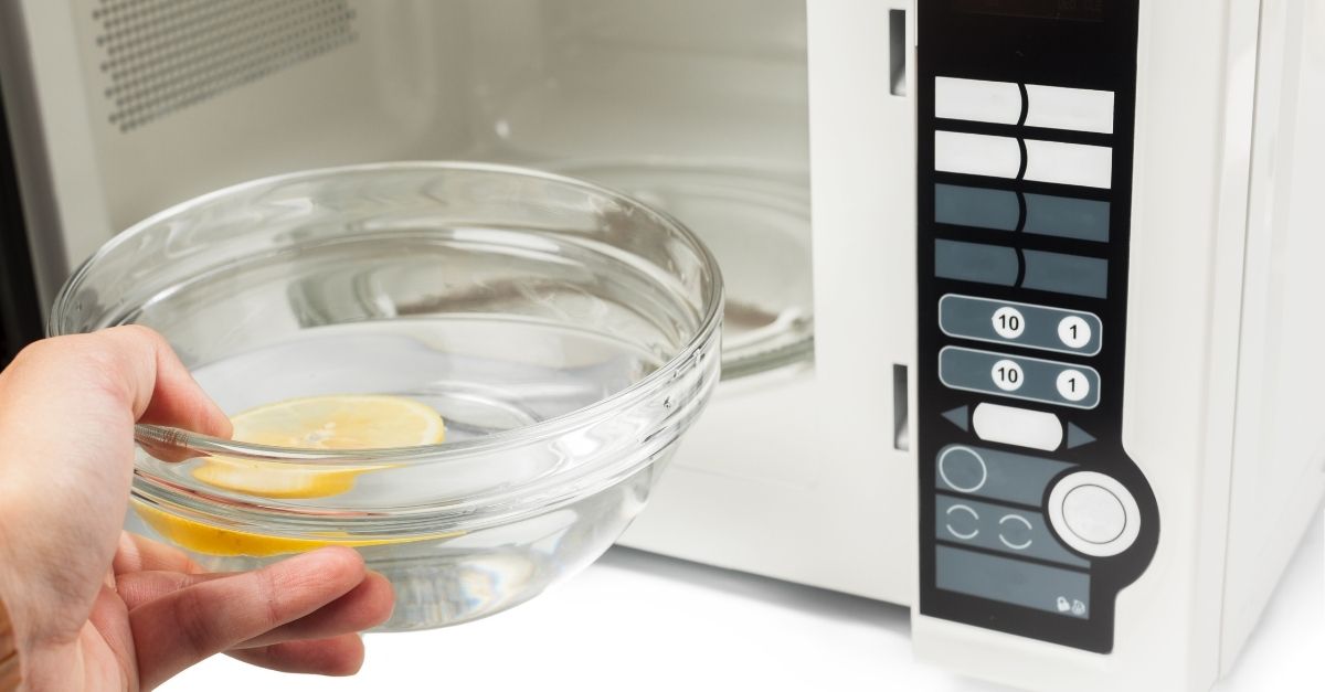 Como tirar cheiro do micro-ondas