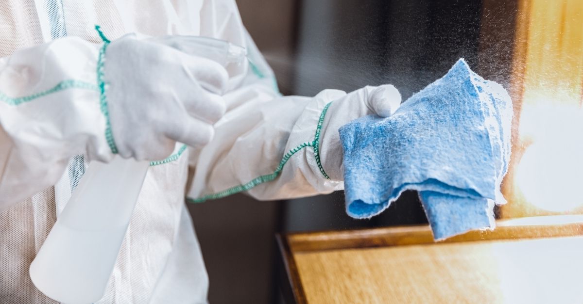 Como tirar mofo de madeira