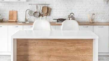 Cozinhas pequenas com ilha central