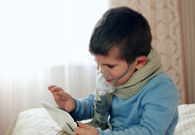 Dar descongestionante nasal a crianças pode não ser seguro entenda
