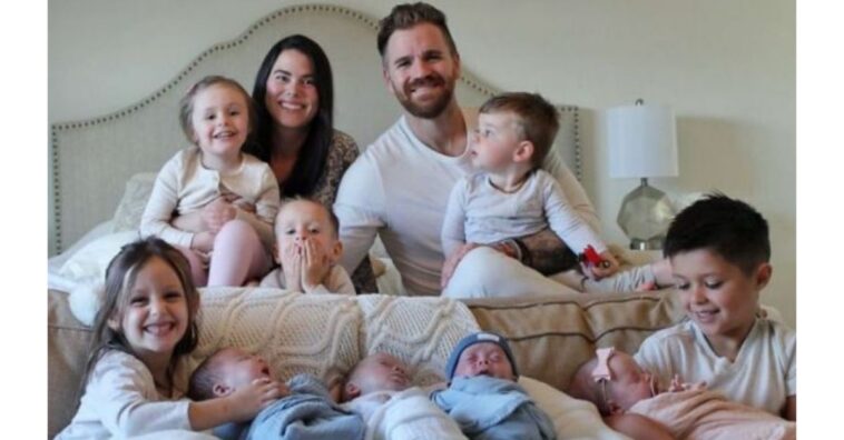 Depois de adotarem 4 irmãos eles descobriram uma gravidez de quadrigêmeos