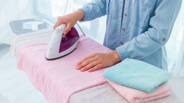 Dicas para economizar energia na hora de usar o ferro de passar