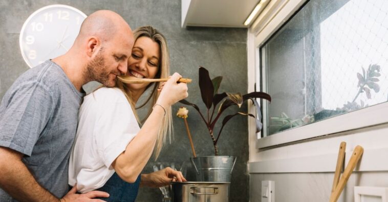 Dicas para investir no romance e no sexo depois que os filhos saem de casa