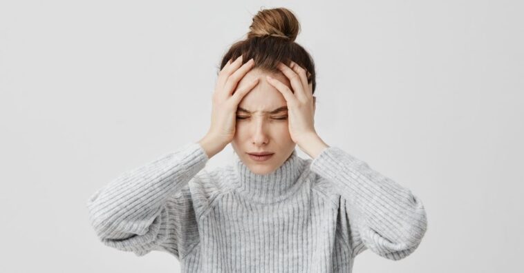 Doenças que têm como sintoma dor de cabeça persistente