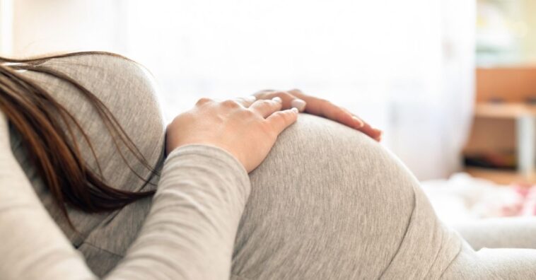 É possível engravidar na menopausa