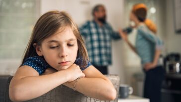 Efeitos que as brigas entre os pais causam nos filhos