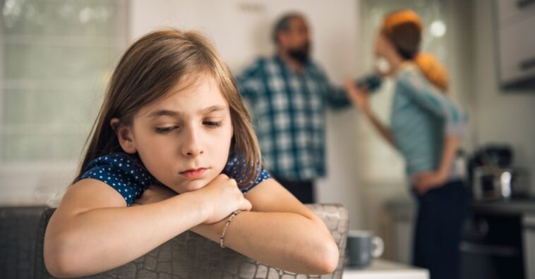 Efeitos que as brigas entre os pais causam nos filhos