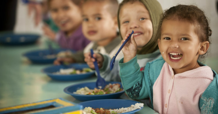 Empresário paga contas de energia atrasadas de creche