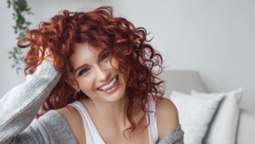 Erros que prejudicam cabelos cacheados