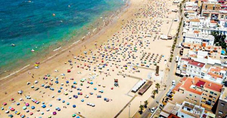 Espanha é exemplo de distanciamento social praia