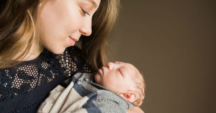 Fotógrafa registra último dia de vida de um bebê com microcefalia