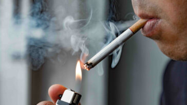 Homem para de fumar e reforma a casa com o dinheiro