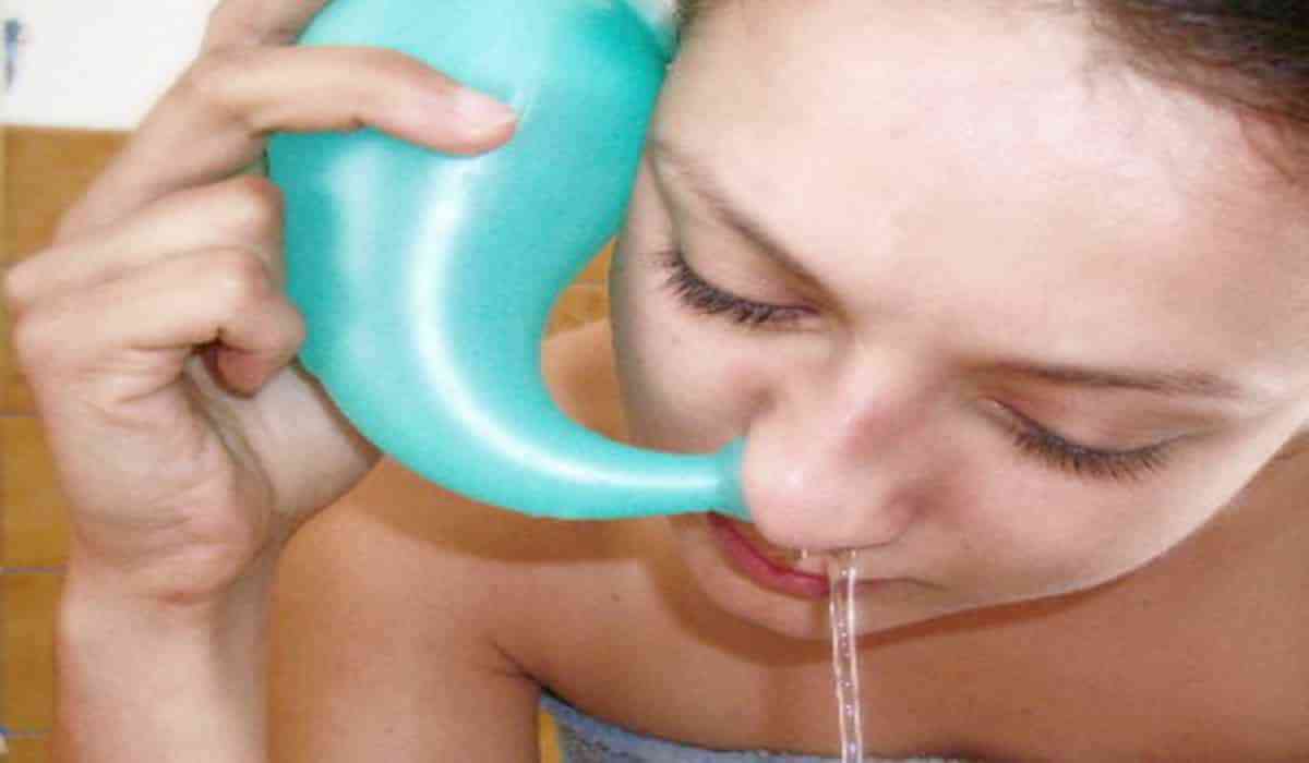 Como curar sinusite com uma lavagem do nariz