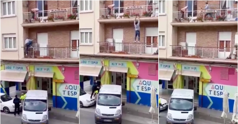 Jovem sobe por varanda para salvar idosa prestes a cair