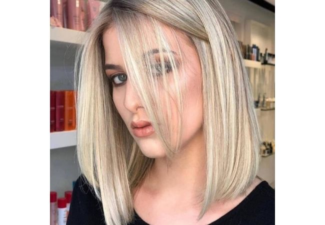 long bob com franja loira