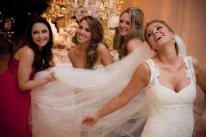 Maior decisão: decidir quem é a madrinha e o padrinho do casamento