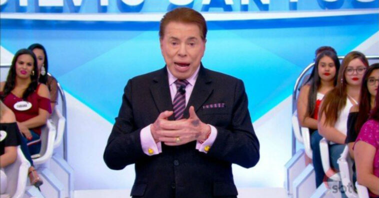 Manchas roxas na mão de Sílvio Santos têm a ver com a idade