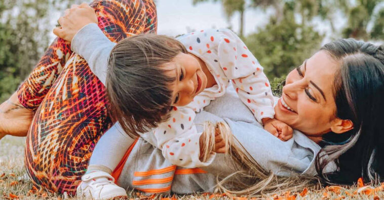 Mayra Cardi constrói brinquedo de shopping em sua mansão