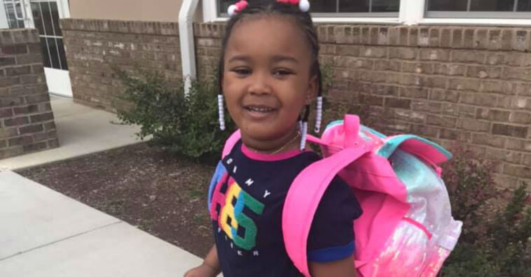 Menina com paralisia anda pela primeira vez e vídeo emociona o mundo