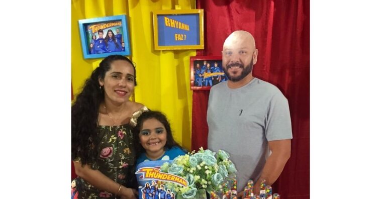 Menina pede de aniversário foto em tamanho real do pai falecido