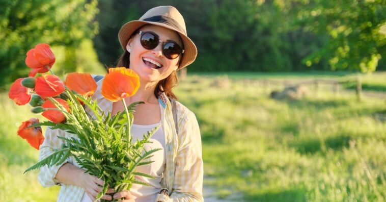 Modelos de óculos para mulheres maduras