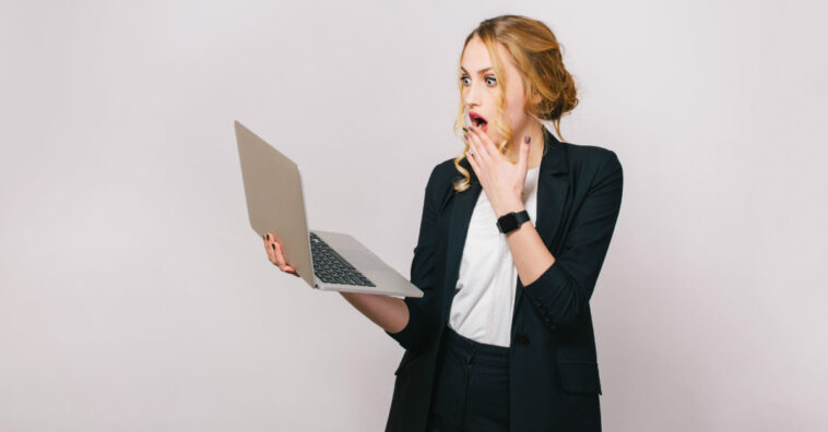 Mulher assiste pornô homossexual e descobre que o marido era o ator