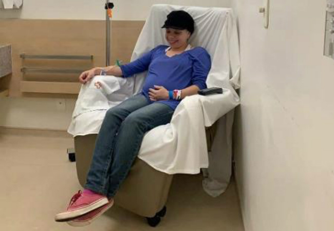 Mulher descobre câncer de mama e gravidez na mesma consulta o que houve