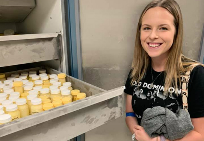 Mulher doa mais de 100 litros de leite materno após a morte de sua bebê doação