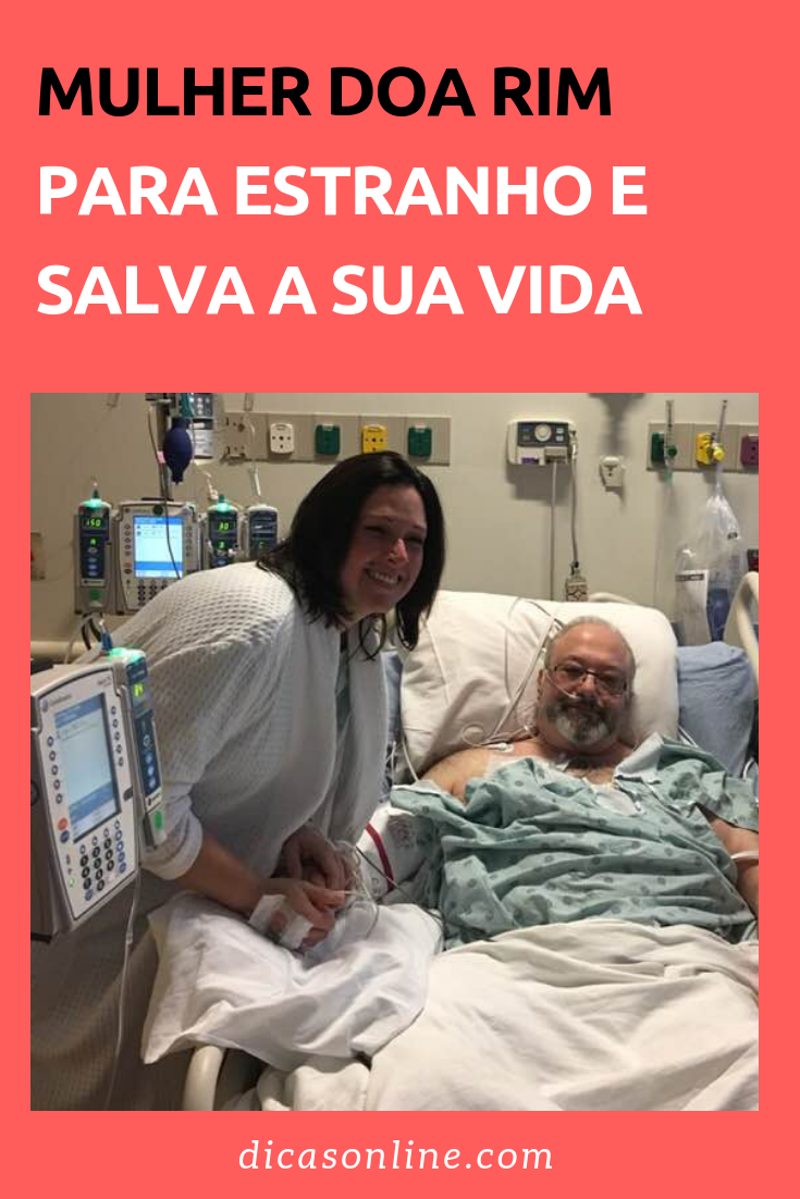 Mulher doa rim para estranho