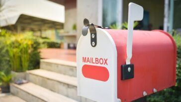 Mulher fez uma pegadinha com criança que roubava suas correspondências