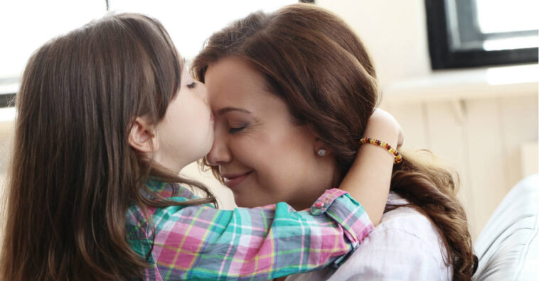 Não dar carinho aos filhos pode ter consequências sérias