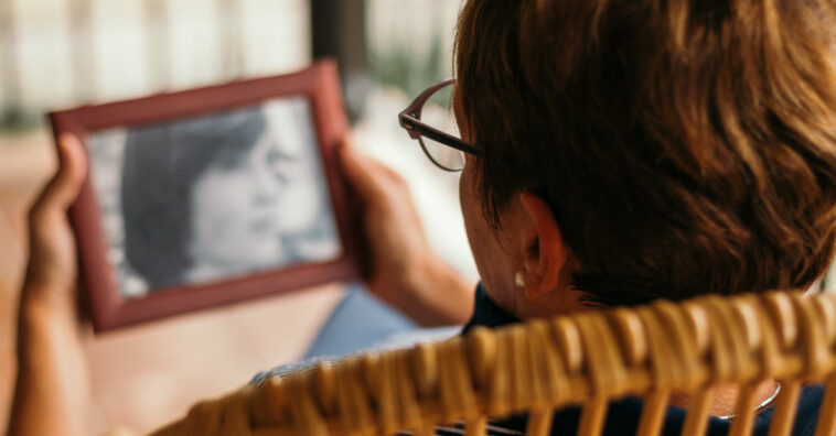 Nova pesquisa indica que o Alzheimer pode começar no intestino