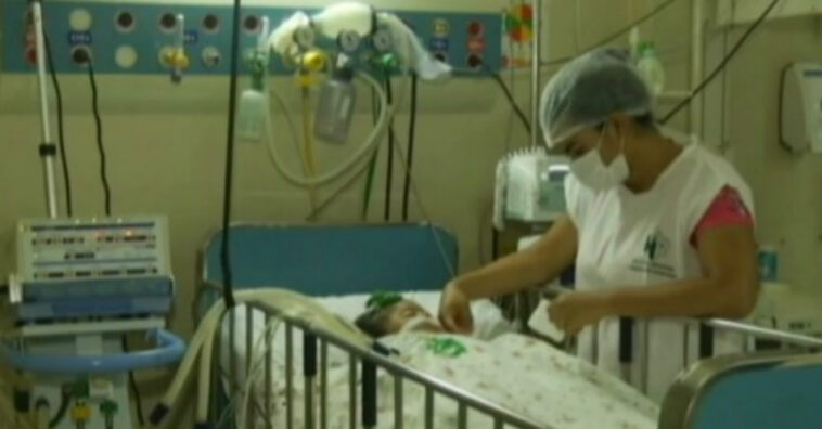 O caso das gêmeas que dormem desde que nasceram, há 6 meses